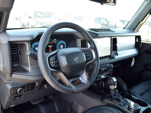 New 2026 Ford Bronco Badlands image 17