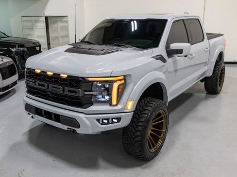 Used 2025 Ford F150 Raptor AWD/4WD image 4