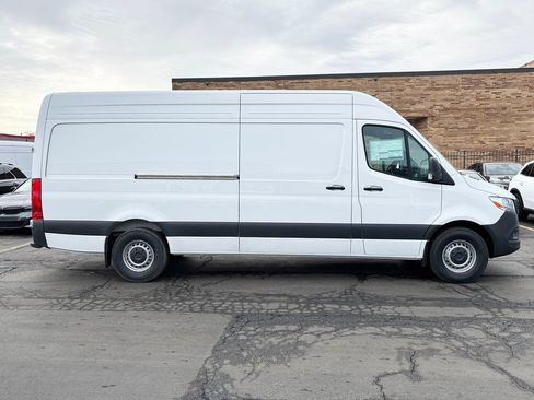 Used 2026 Mercedes-Benz Sprinter 2500 image 2