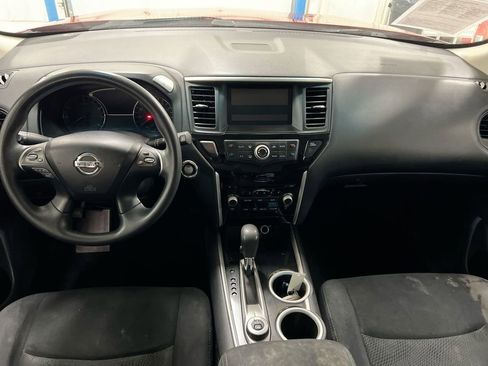 Used 2016 Nissan Pathfinder S image 10