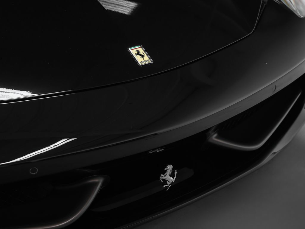Used 2010 Ferrari 458 Italia Coupe RWD image 9