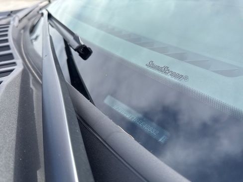 Used 2024 Ford F250 Lariat w/ Chrome Package image 34