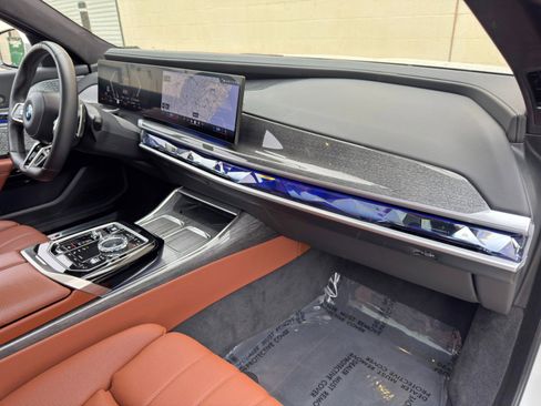 Used 2023 BMW 760i xDrive w/ Executive Package AWD/4WD image 15