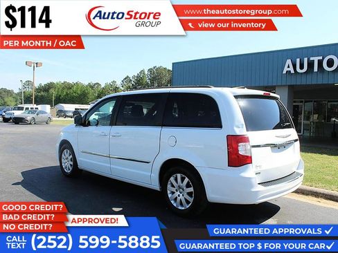 Used 2014 Chrysler Town & Country Touring image 8