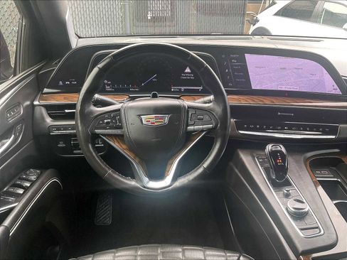 Used 2023 Cadillac Escalade Sport Platinum w/ LPO, ONYX Package image 18