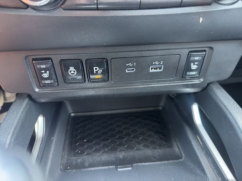 Used 2022 Nissan Frontier SV RWD image 28