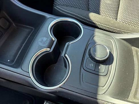 Used 2024 GMC Terrain SLE image 19