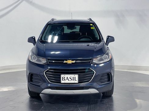 Used 2018 Chevrolet Trax LT w/ LT Convenience Package AWD/4WD image 9
