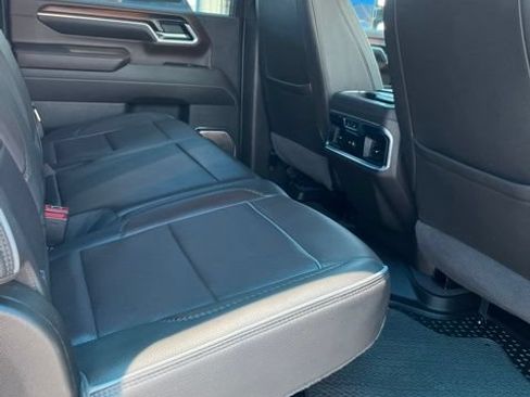Used 2024 GMC Sierra 3500 Denali w/ Denali Reserve Package AWD/4WD image 9