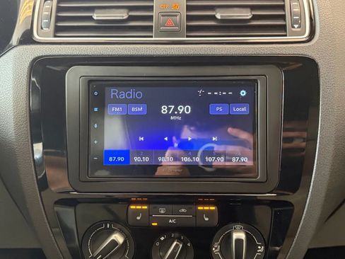 Used 2017 Volkswagen Jetta Sport FWD image 23