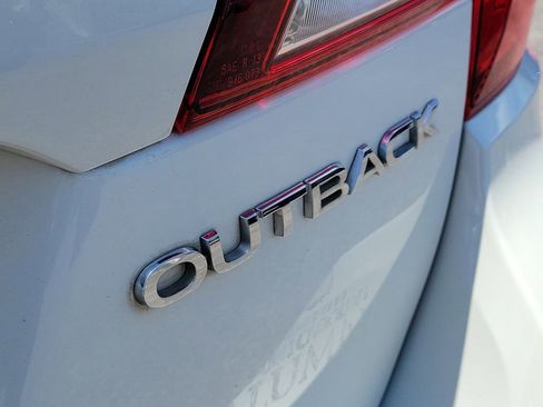 Used 2016 Subaru Outback 2.5i Premium AWD/4WD image 6