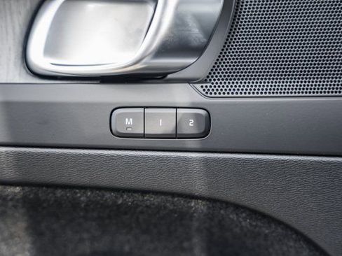 Used 2026 Volvo XC40 B5 Plus w/ Protection Package Premier image 40