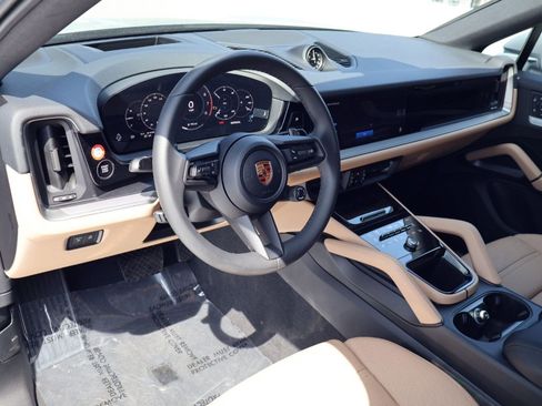 New 2026 Porsche Cayenne Coupe AWD/4WD image 4