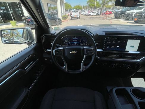 Used 2025 Chevrolet Silverado 1500 LT image 12
