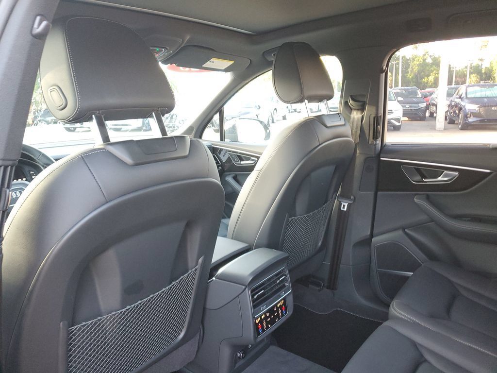 Certified 2025 Audi Q7 3.0T Premium Plus w/ Premium Plus Package AWD/4WD image 18