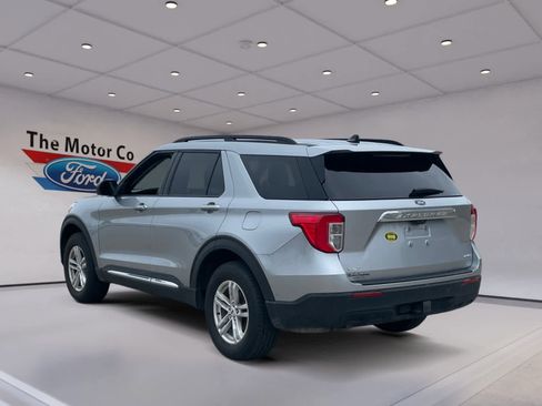 Certified 2022 Ford Explorer XLT w/ Class IV Trailer Tow Package AWD/4WD image 7