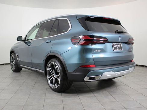 New 2026 BMW X5 xDrive50e image 3