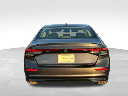 Used 2025 Honda Accord Touring image 4