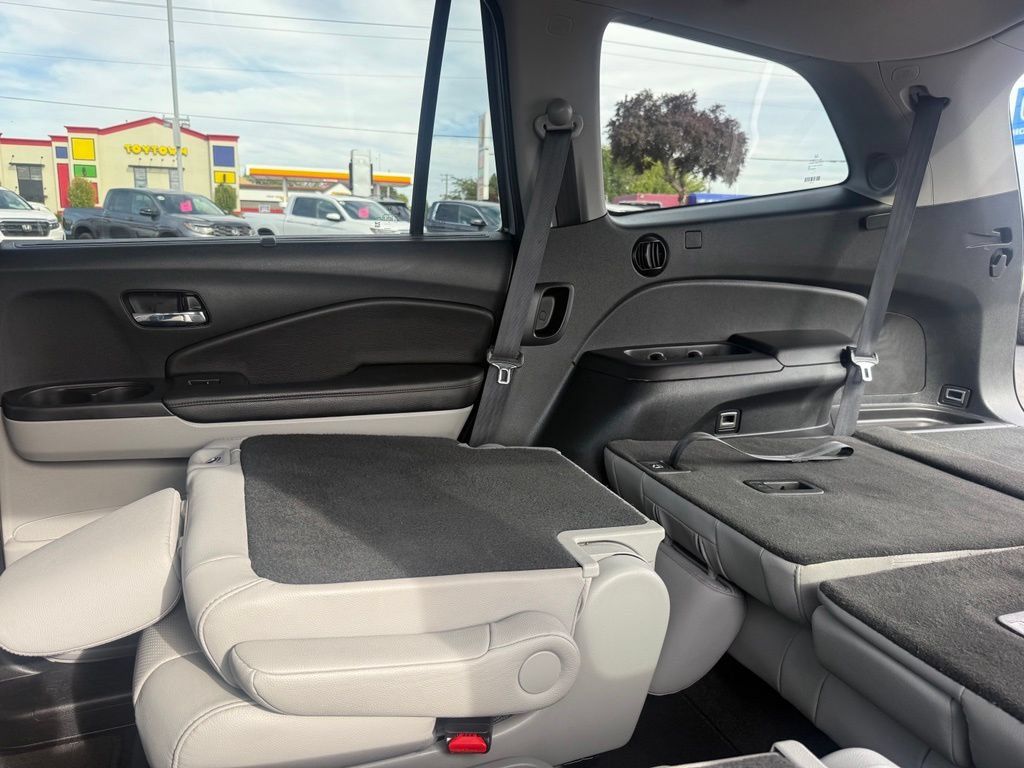 Used 2021 Honda Pilot Elite image 25