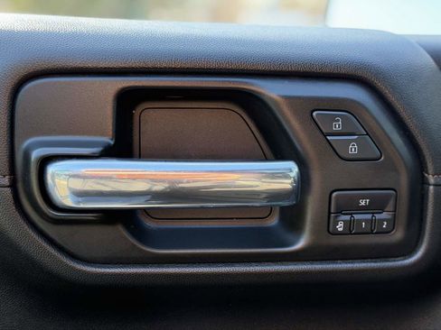 Used 2019 GMC Sierra 1500 AT4 w/ Off Road Performance Package image 35