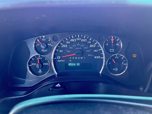 Used 2014 Chevrolet Express 2500 RWD image 9