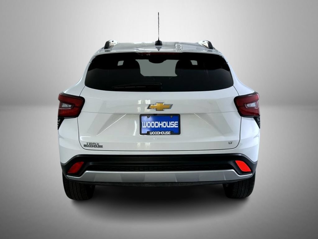 Used 2025 Chevrolet Trax LT FWD image 6