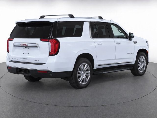Used 2021 GMC Yukon XL SLT w/ SLT Premium Package AWD/4WD image 3