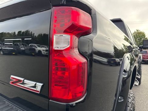 Used 2022 Chevrolet Silverado 2500 LT w/ Convenience Package AWD/4WD image 14