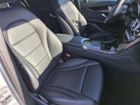 Used 2020 Mercedes-Benz GLC 300 4MATIC image 36