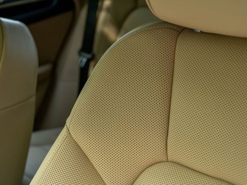 New 2026 Porsche Macan image 24