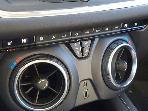 Certified 2023 Chevrolet Blazer LT w/ Convenience Package image 19