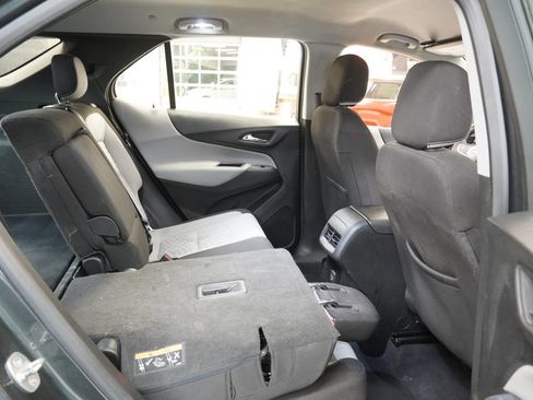 Used 2020 Chevrolet Equinox LS FWD image 32