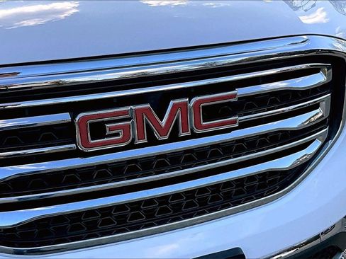 Certified 2019 GMC Acadia SLE image 28