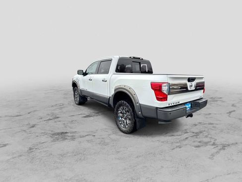 Used 2018 Nissan Titan S image 6