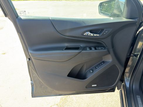 Used 2020 Chevrolet Equinox Premier AWD/4WD image 18