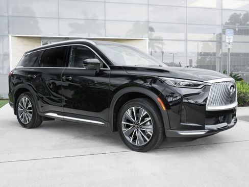 Certified 2026 INFINITI QX60 Luxe w/ Cargo Package FWD image 2