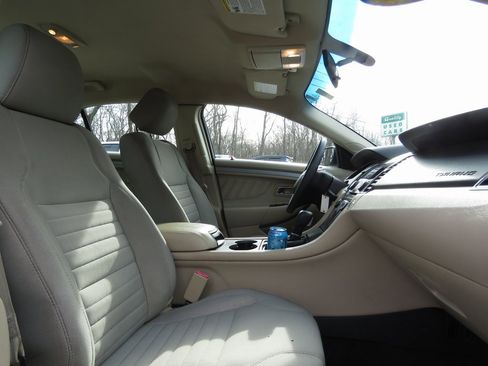 Used 2013 Ford Taurus SE image 13