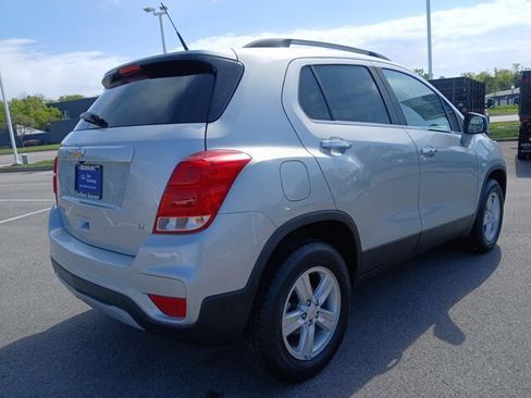 Used 2019 Chevrolet Trax LT w/ LT Convenience Package AWD/4WD image 4