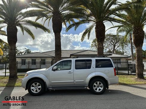Used 2012 Nissan Pathfinder SV image 8