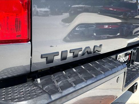 Used 2019 Nissan Titan SV w/ SV Convenience Package AWD/4WD image 29