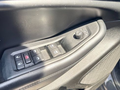 Used 2023 Jeep Grand Cherokee Altitude AWD/4WD image 12