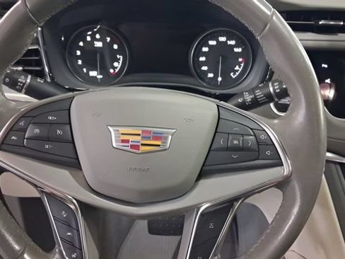 Used 2021 Cadillac XT5 Premium Luxury FWD image 15