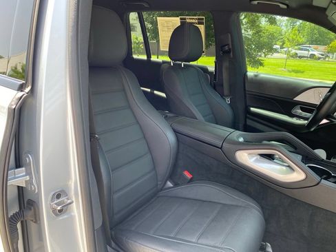Used 2025 Mercedes-Benz GLS 450 4MATIC image 30
