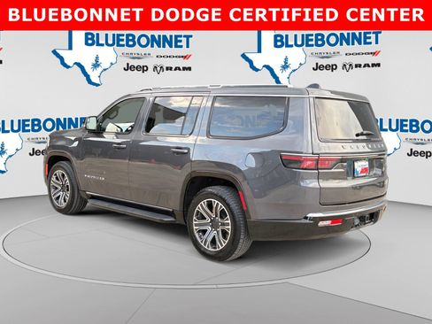 Used 2024 Jeep Wagoneer Series II w/ Flexible Seating Group RWD image 7
