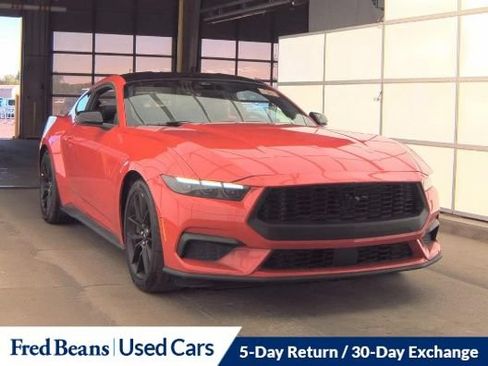 Used 2025 Ford Mustang Premium RWD image 1
