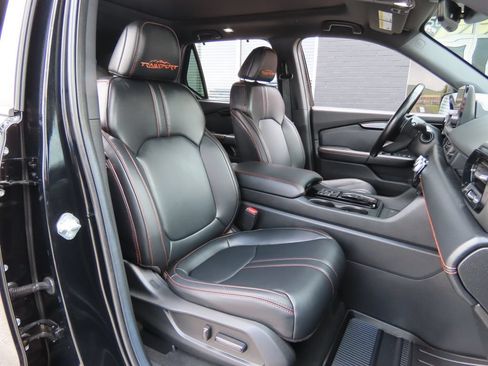 Used 2024 Honda Pilot TrailSport image 32