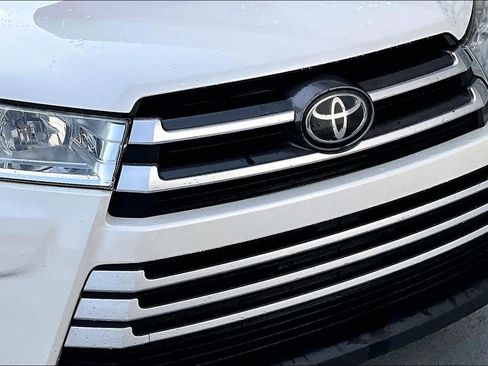 Used 2017 Toyota Highlander XLE FWD image 33