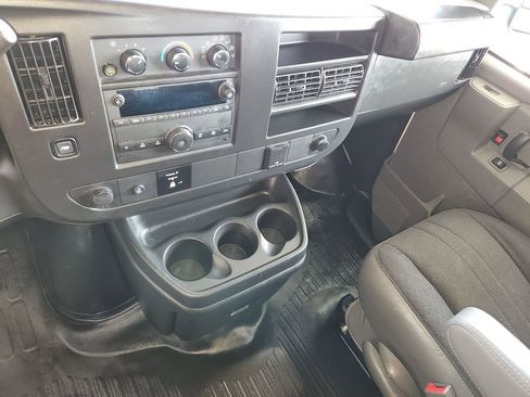 Used 2024 GMC Savana 2500 Work Van w/ Driver Convenience Package image 18