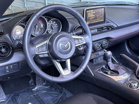 Used 2017 MAZDA MX-5 Miata RF Club image 13
