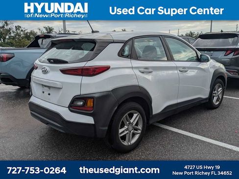 Used 2018 Hyundai Kona SE FWD image 2